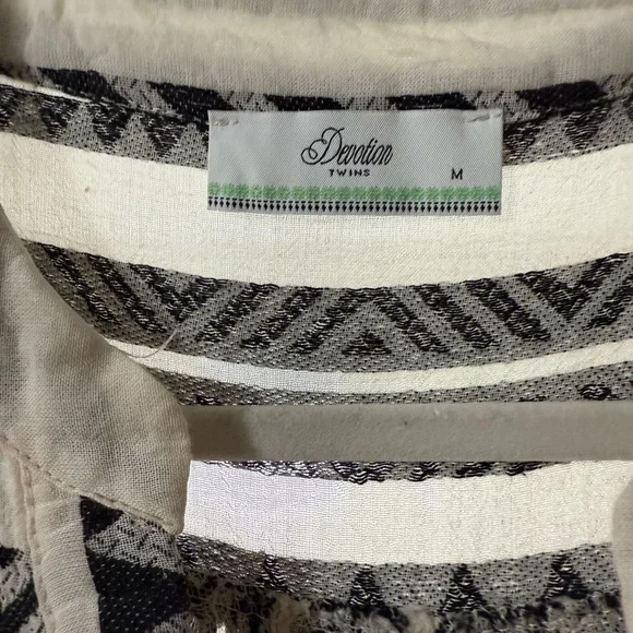 Devotion Twins Black and White Geometric Pattern Dress - Picture 2 of 3